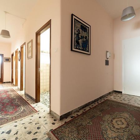 Budget Apartment Roma 70 Stazione Centrale กาญารี ภายนอก รูปภาพ