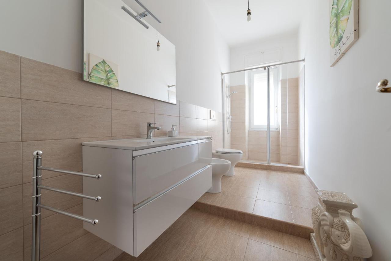 Budget Apartment Roma 70 Stazione Centrale กาญารี ภายนอก รูปภาพ